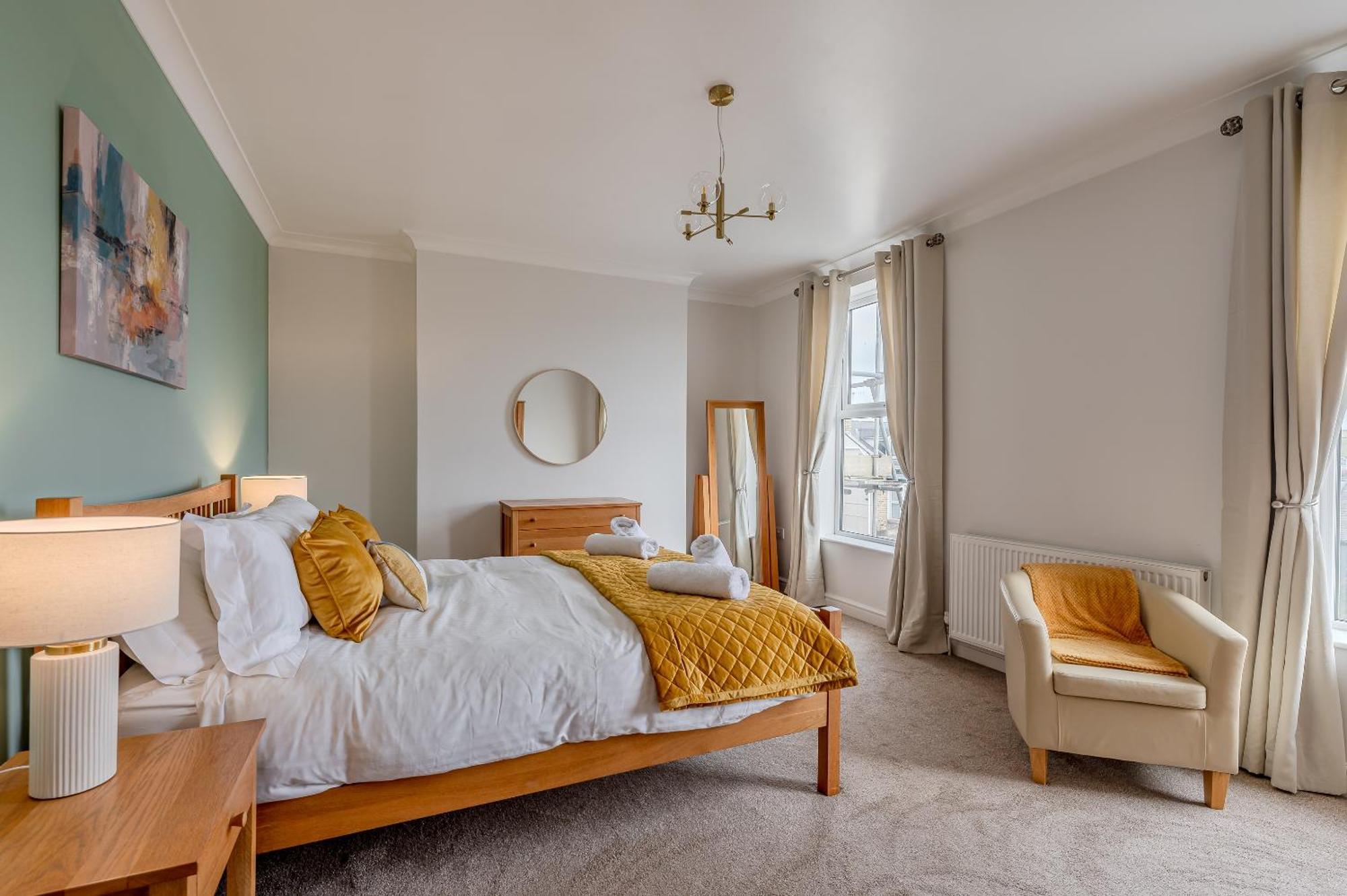 Rosemill - Large Pet Friendly With Off Road Parking Holiday home Whitby