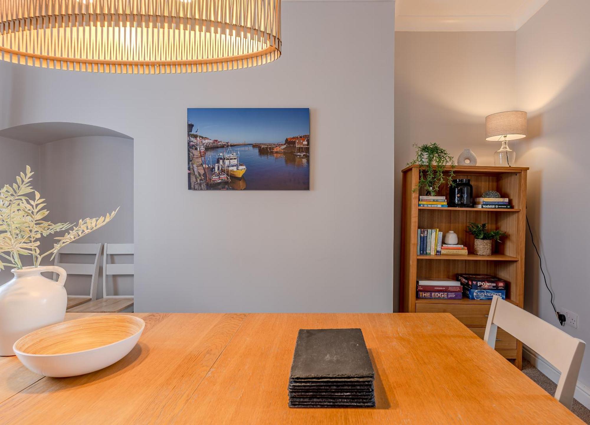 Rosemill - Large Pet Friendly With Off Road Parking Whitby