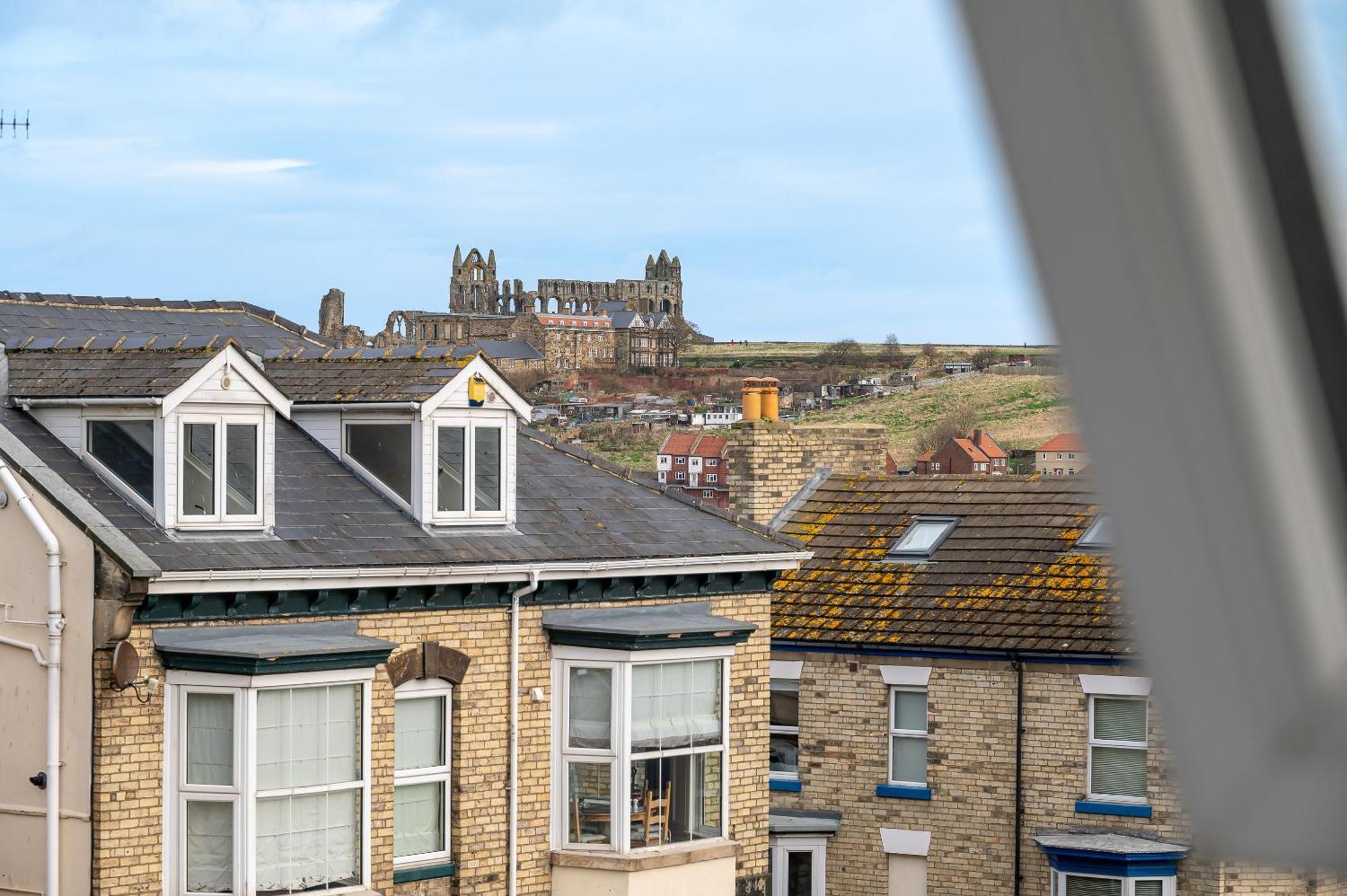 Rosemill - Large Pet Friendly With Off Road Parking Holiday home Whitby